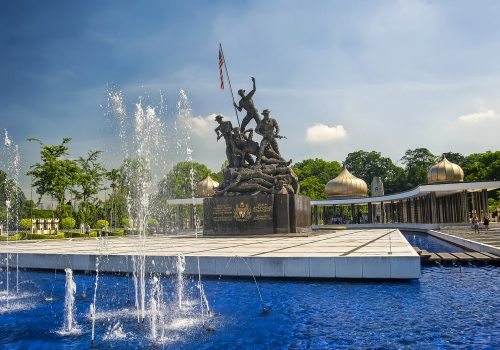 Situated overlooking the KL Lake Gardens, the huge bronze monument was built to pay tribute to the valiant soldiers who gave their lives defending the country during the Communist Insurgency in the 1950s. It was designed by Felix de Weldon, the architect of the famous Iwo Jima Memorial